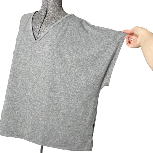 Lands’ End Heather Gray V Neck Rayon Blend Slouchy Short Sleeve Blouse - Picture 4 of 12